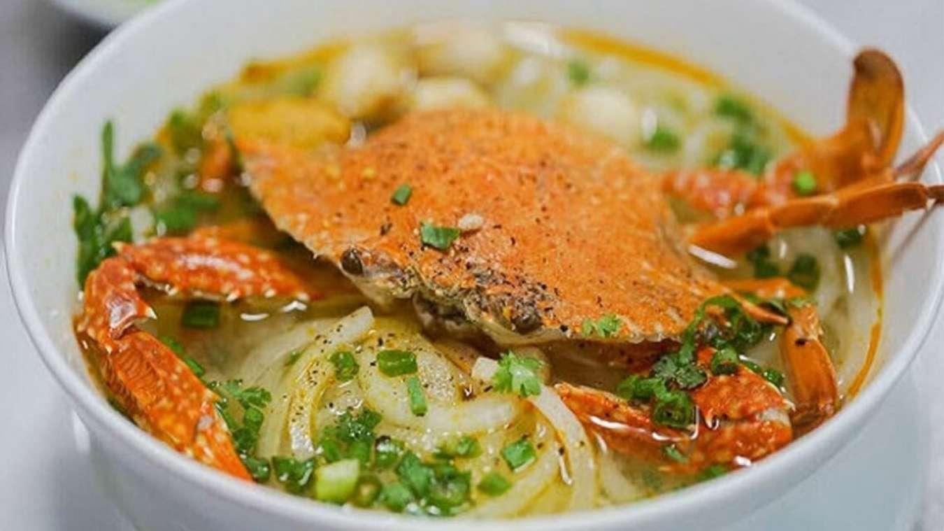 Bánh canh cua mê mẩn người sành ăn